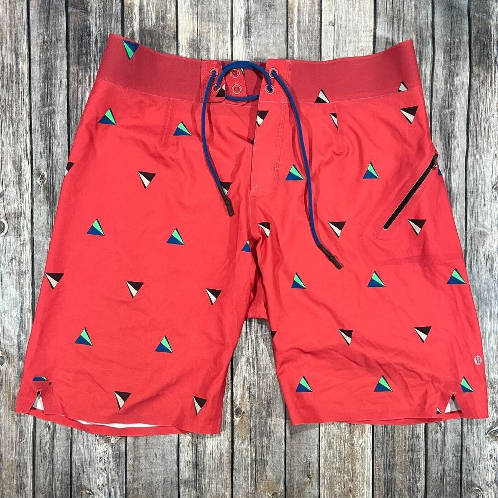 Lululemon El Current Board Swim Short Trunks 34x10 Men Red Print Pattern Stretch